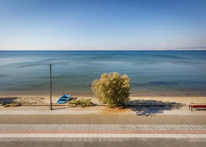 Metaxa Seafront Peraía