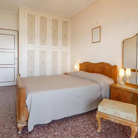 Metaxa Seafront Apartament *